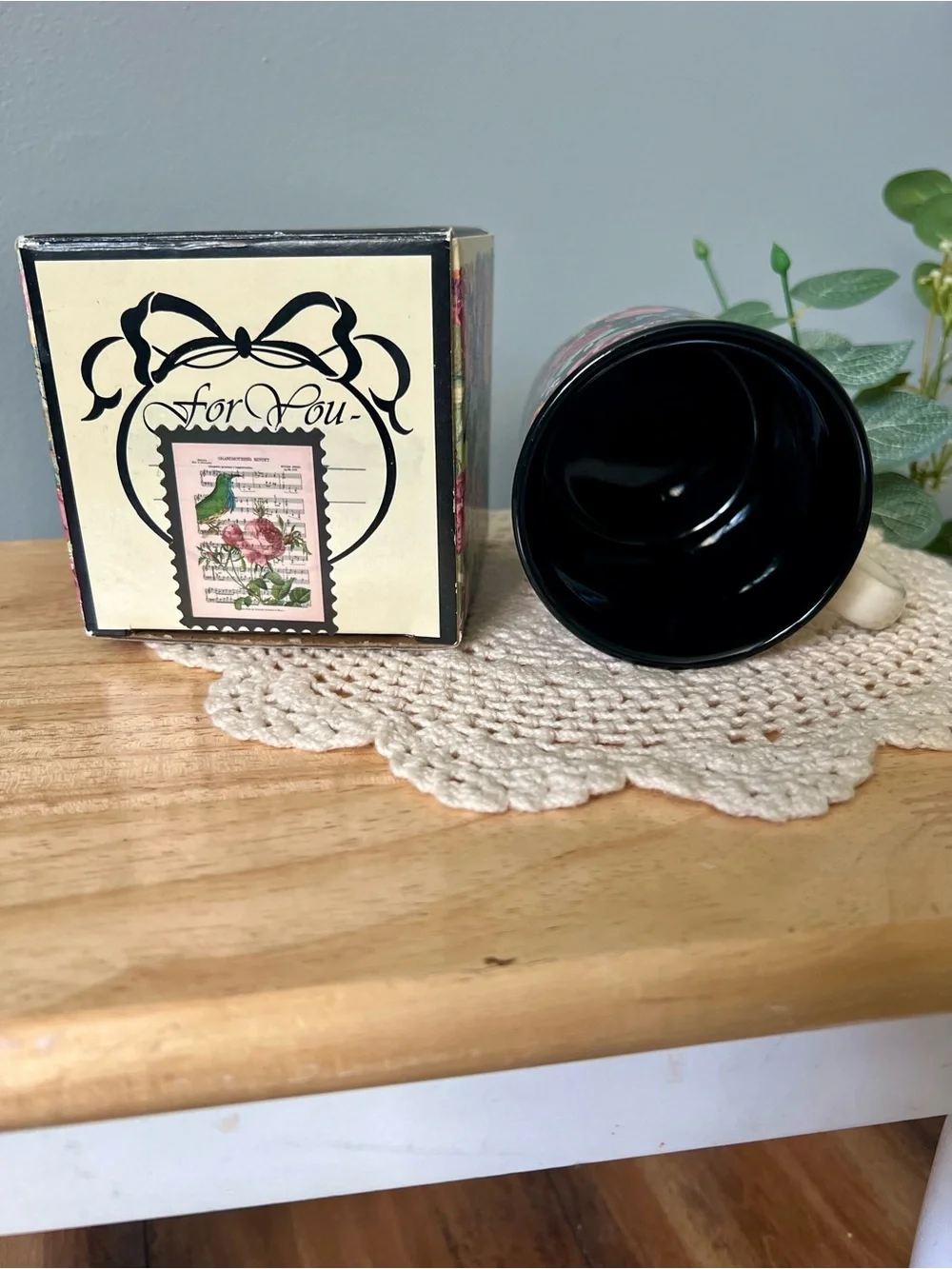 Vintage 1989 Ceramic Coffee Mug in Black w/ Multicolor Blooms w/Original Box